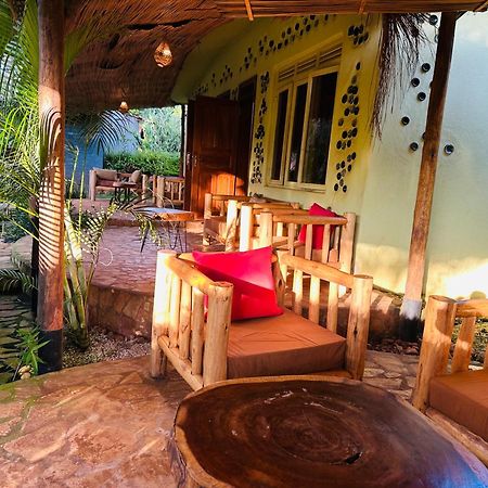 Afro Smile Hotel & Guest House Jinja Exterior foto