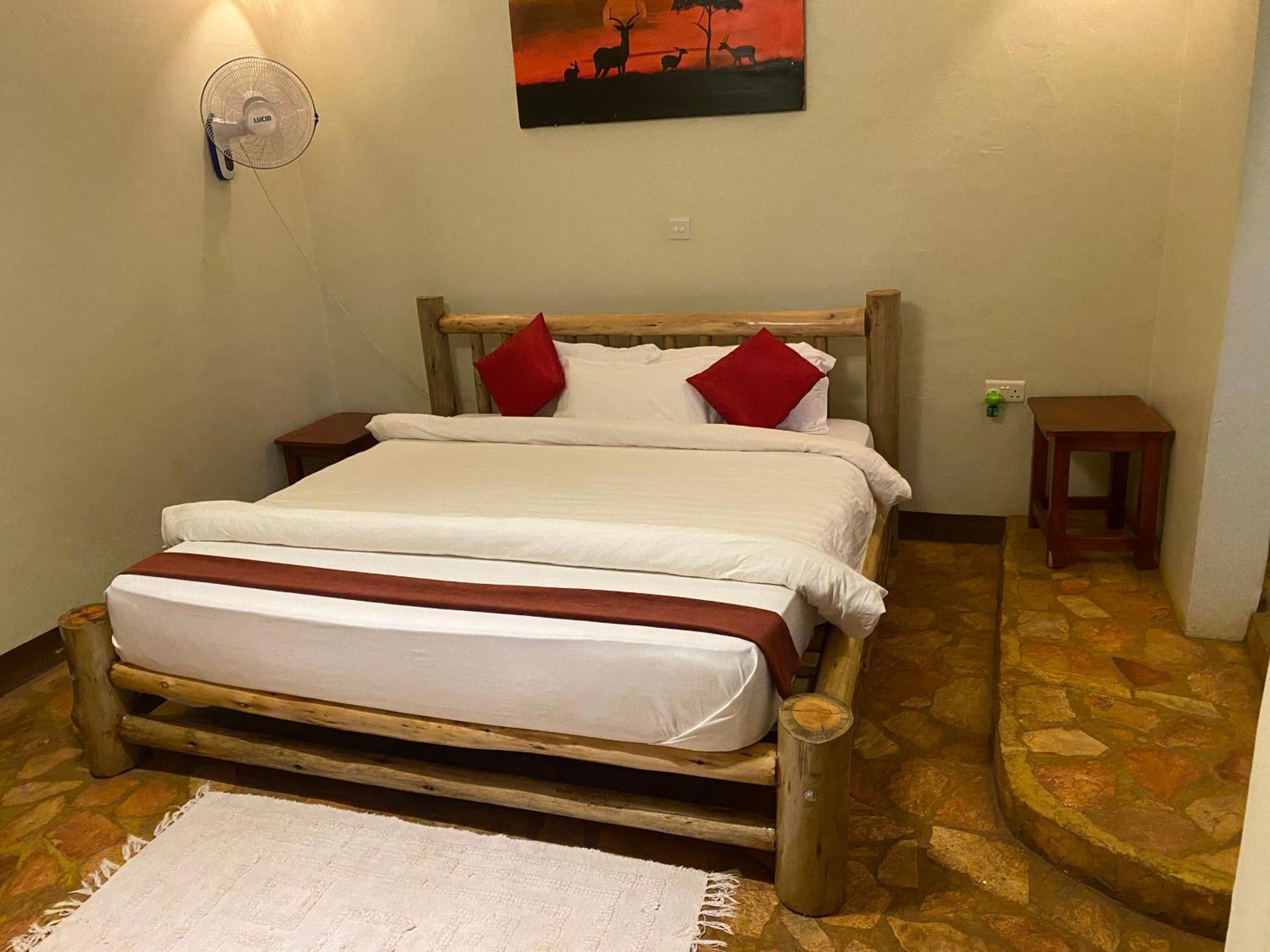 Afro Smile Hotel & Guest House Jinja Exterior foto