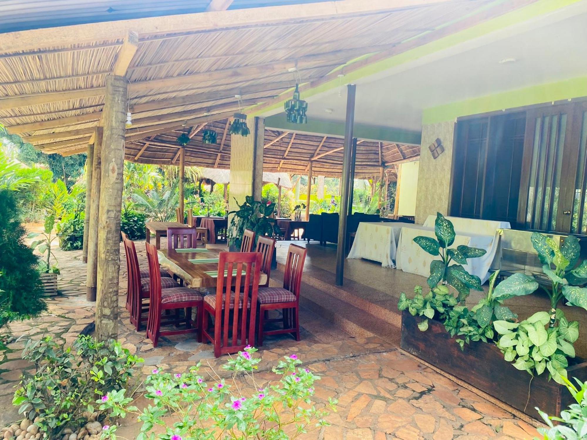 Afro Smile Hotel & Guest House Jinja Exterior foto