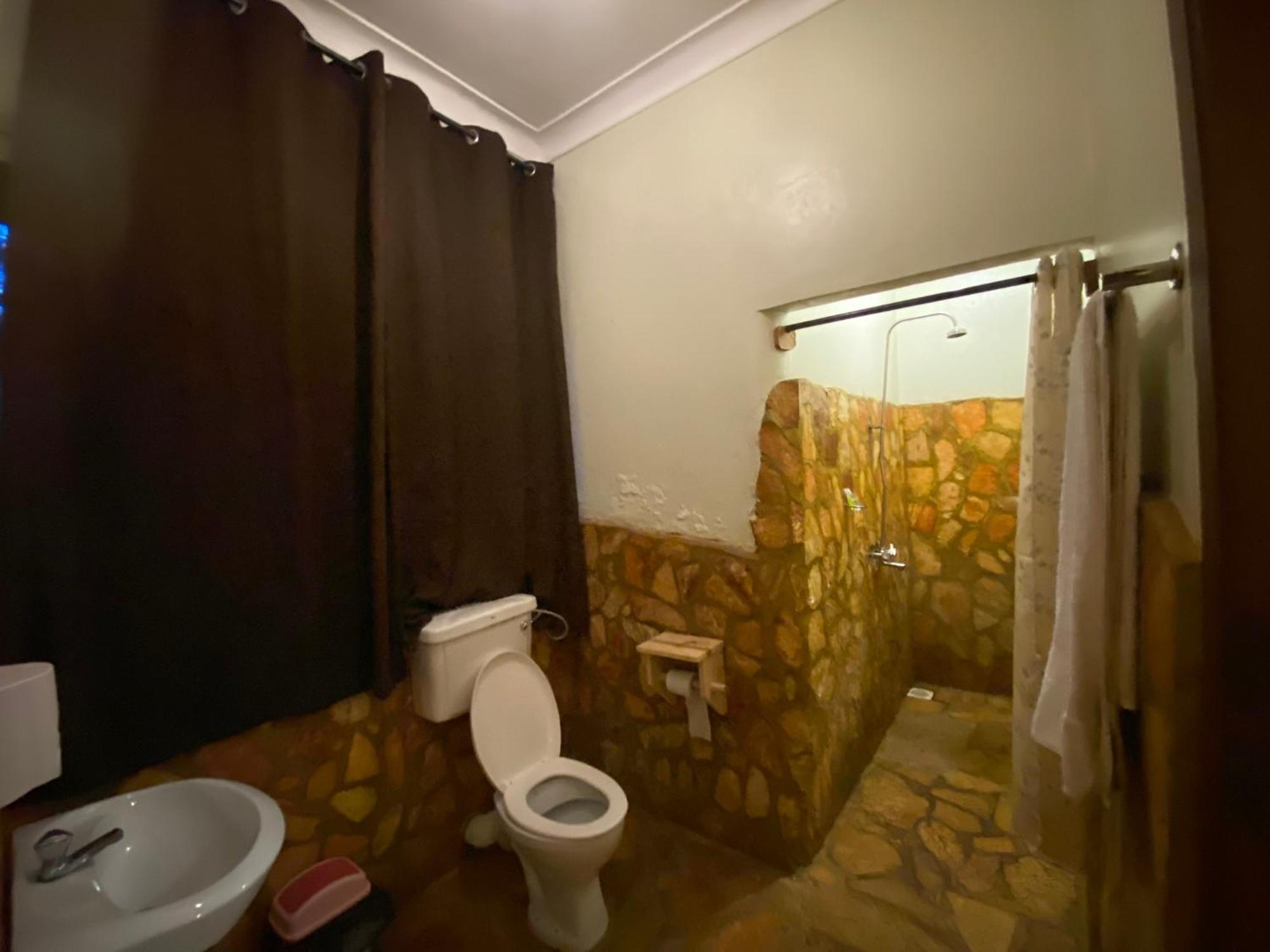 Afro Smile Hotel & Guest House Jinja Exterior foto