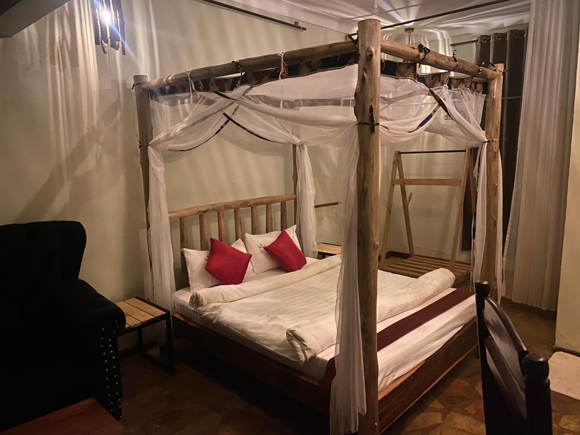 Afro Smile Hotel & Guest House Jinja Exterior foto
