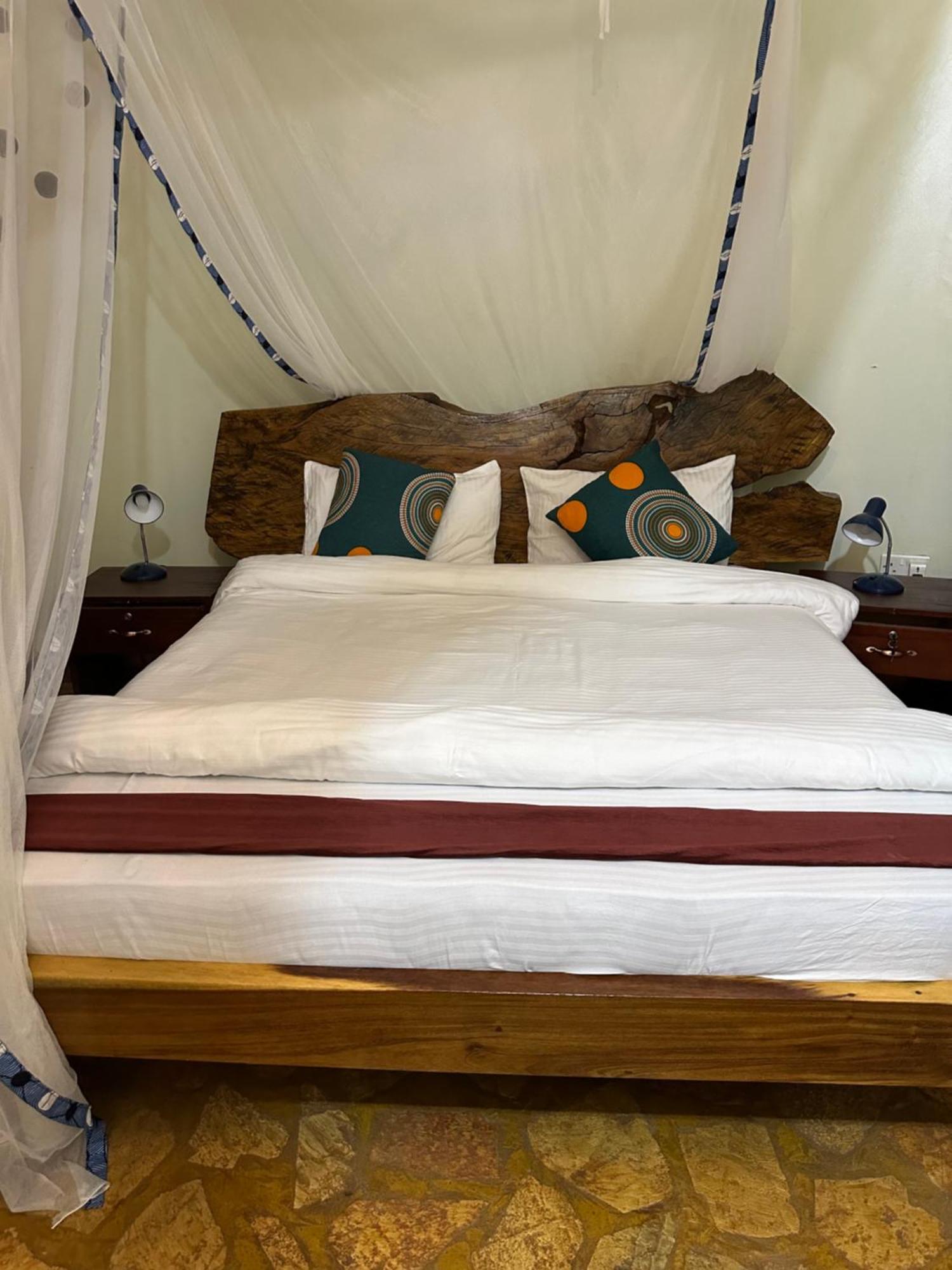Afro Smile Hotel & Guest House Jinja Exterior foto