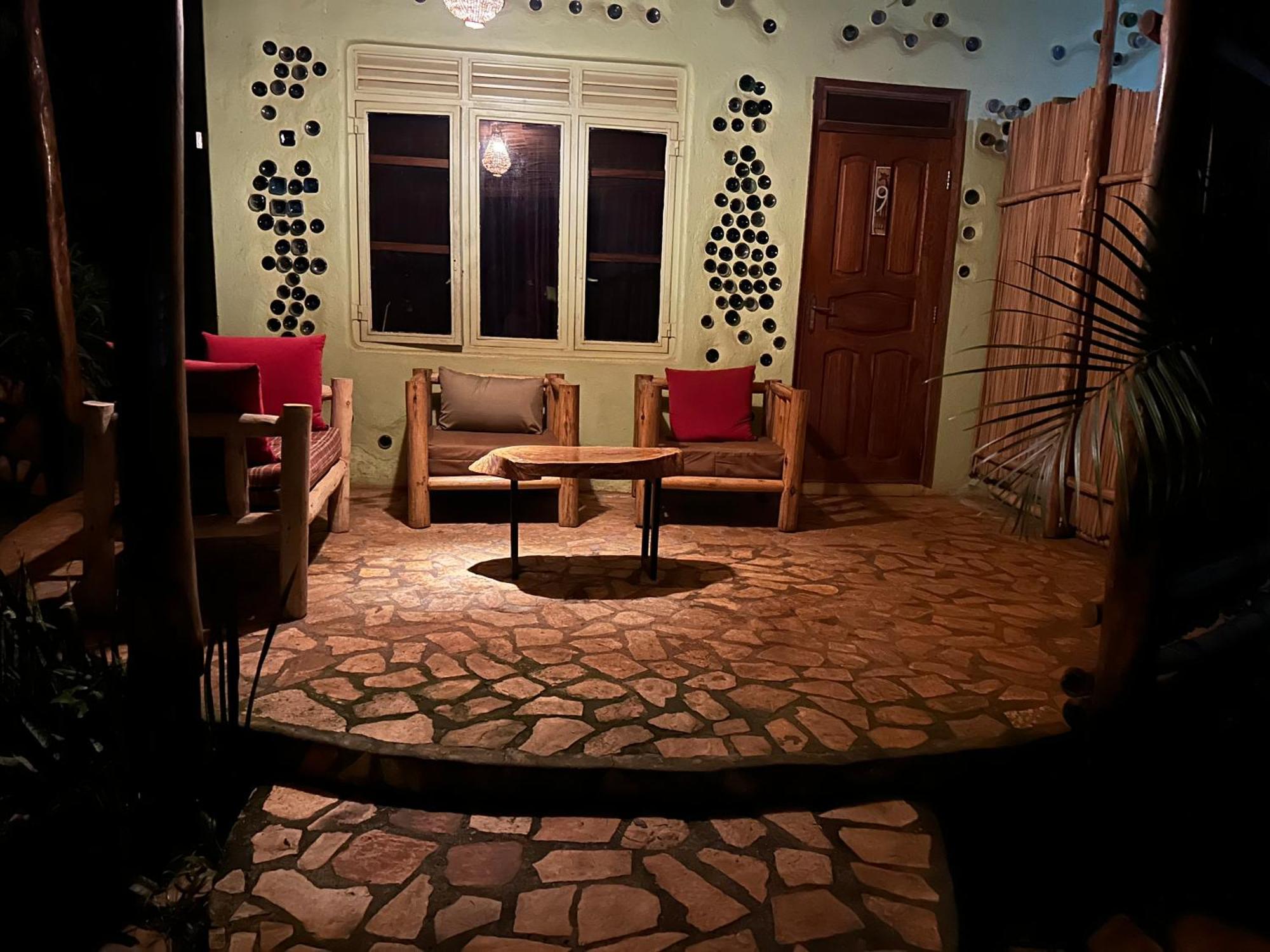Afro Smile Hotel & Guest House Jinja Exterior foto