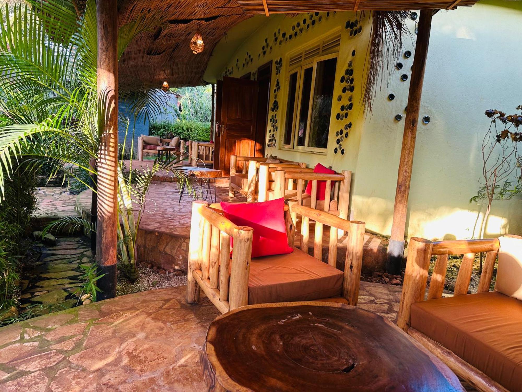 Afro Smile Hotel & Guest House Jinja Exterior foto