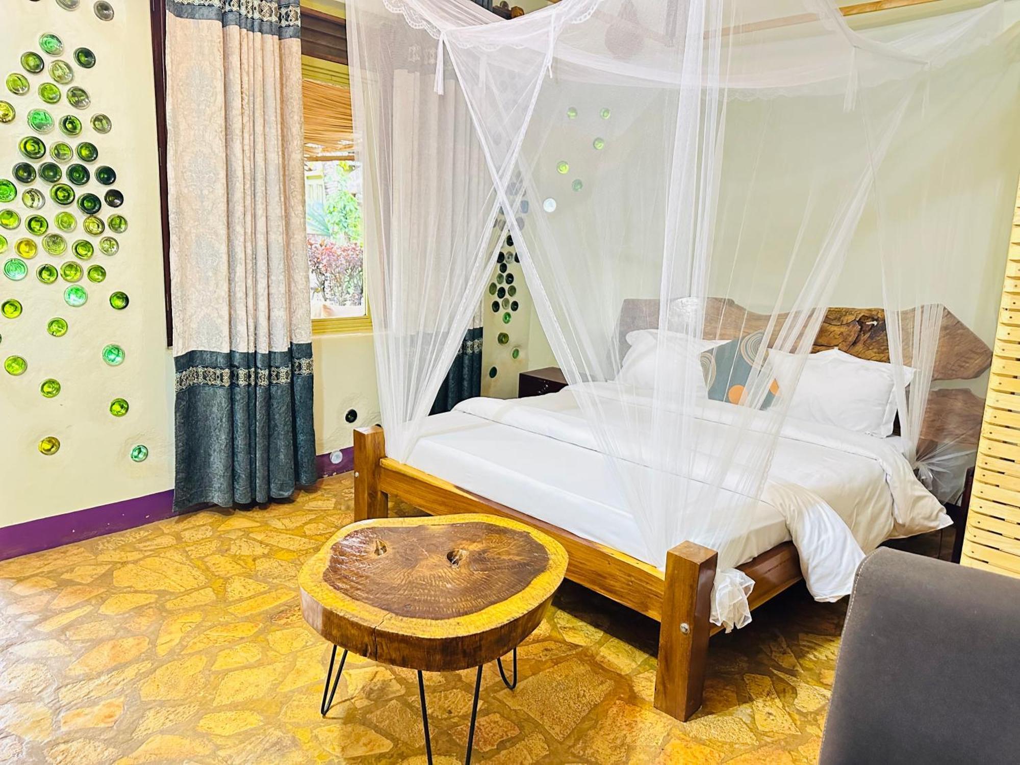 Afro Smile Hotel & Guest House Jinja Exterior foto
