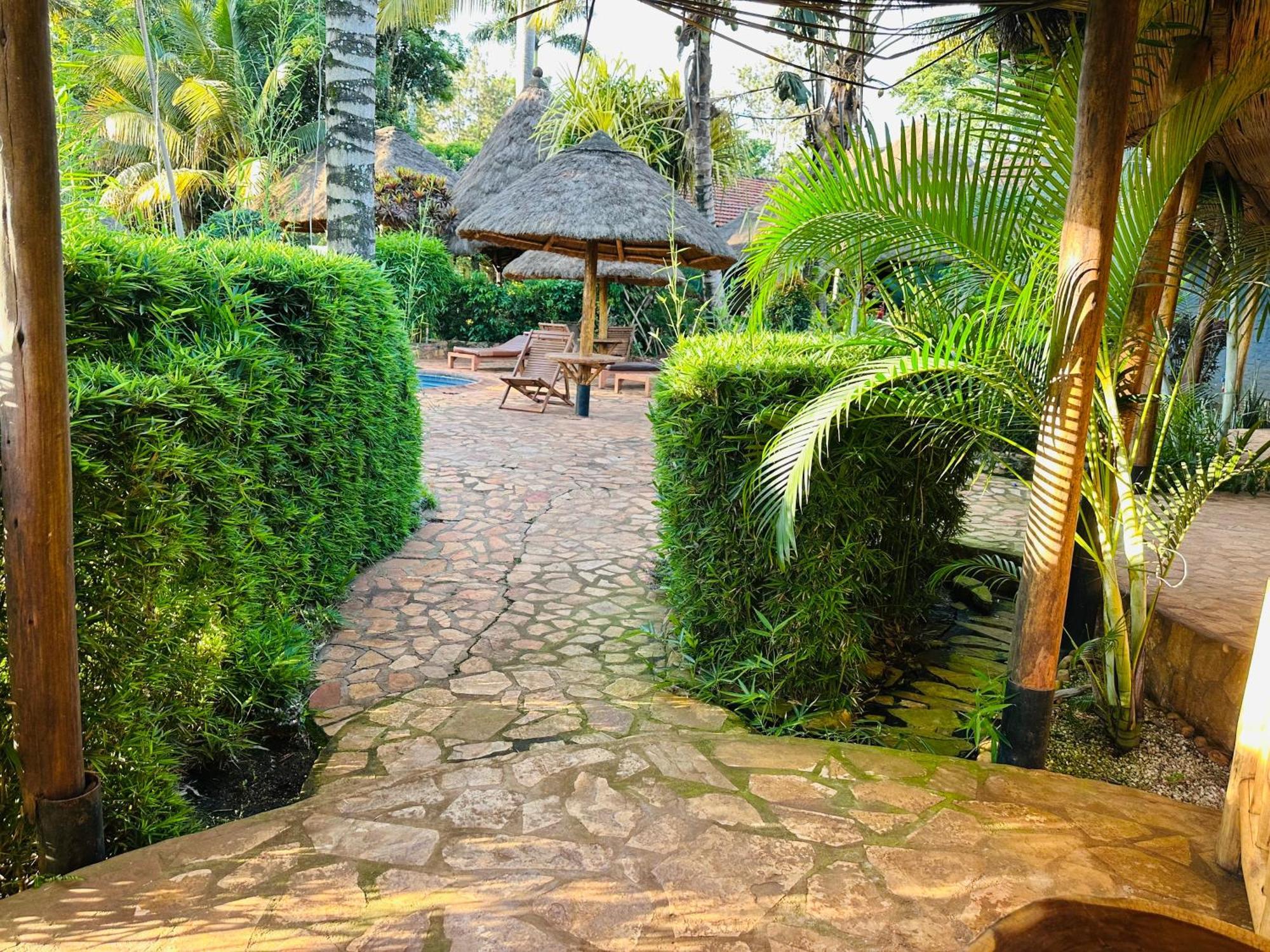 Afro Smile Hotel & Guest House Jinja Exterior foto