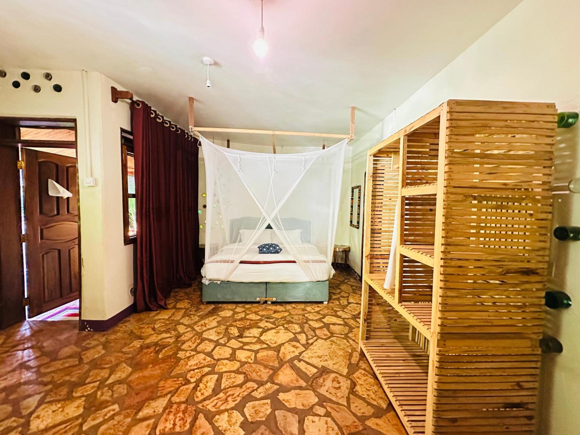 Afro Smile Hotel & Guest House Jinja Exterior foto