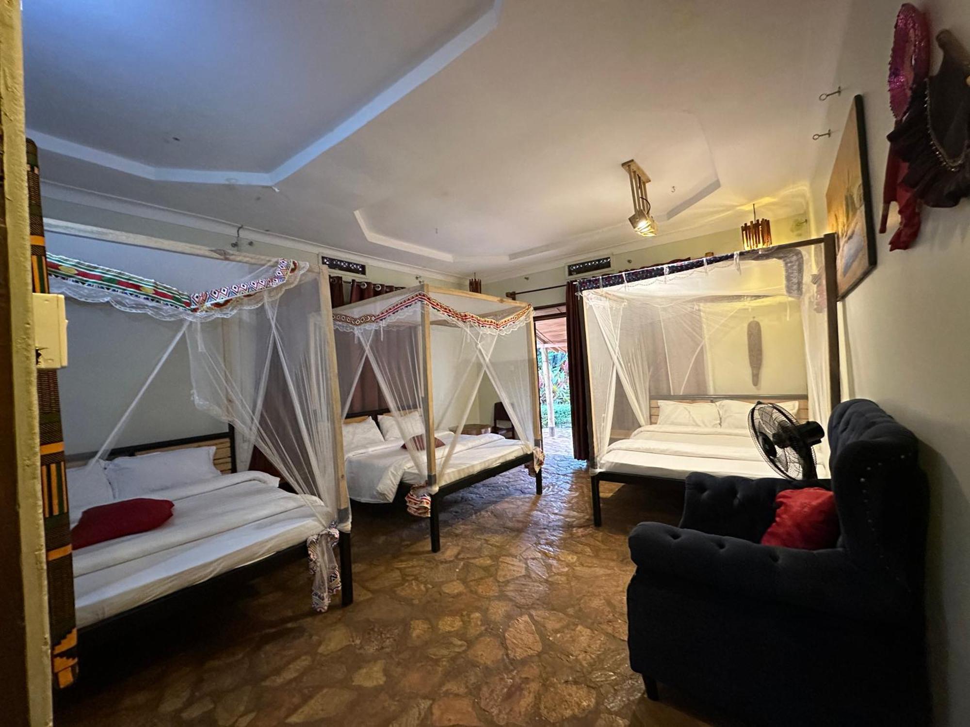 Afro Smile Hotel & Guest House Jinja Exterior foto